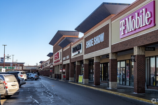 Residents of Pershing shop for fresh produce and home furnishing at Belmont Shopping Center.