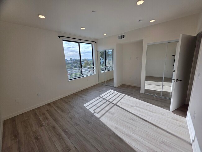 The Coronado, Los Angeles, CA 90026 - photo 7