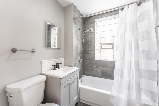 2132 W Iowa St unit 1, Chicago, IL 60622 - photo 7