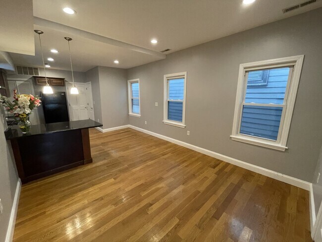 195 Condor St unit 2, Boston, MA 02128 - photo 5