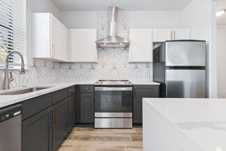 2001 Park Hill Dr, Fort Worth, TX 76110