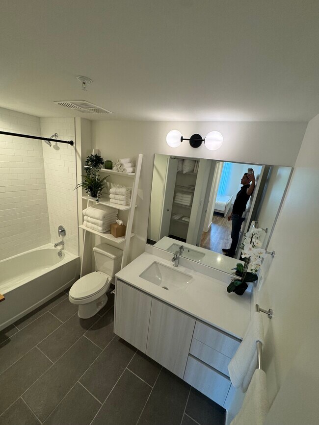 516 NE 3rd St unit A2, Dania, FL 33004 - photo 7