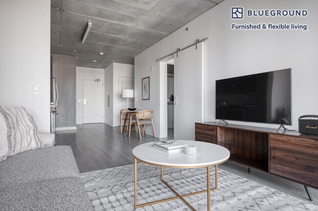 311 W Illinois St unit FL10-ID818, Chicago, IL 60654 - photo 3