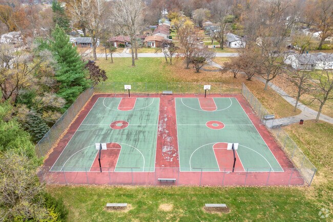 There are two outdoor basketball courts at Castlepoint Park in the Castle Point neighborhood.