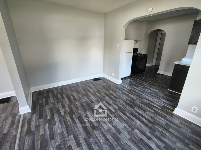 1325 W 10th St unit 1325, Anderson, IN 46016 - photo 4