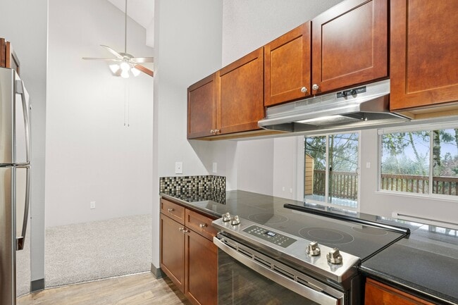 The Bluffs at Mountain Park, Lake Oswego, OR 97035 - photo 7