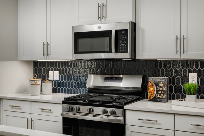 105 Barnett St, Venetia, PA 15367 - photo 5