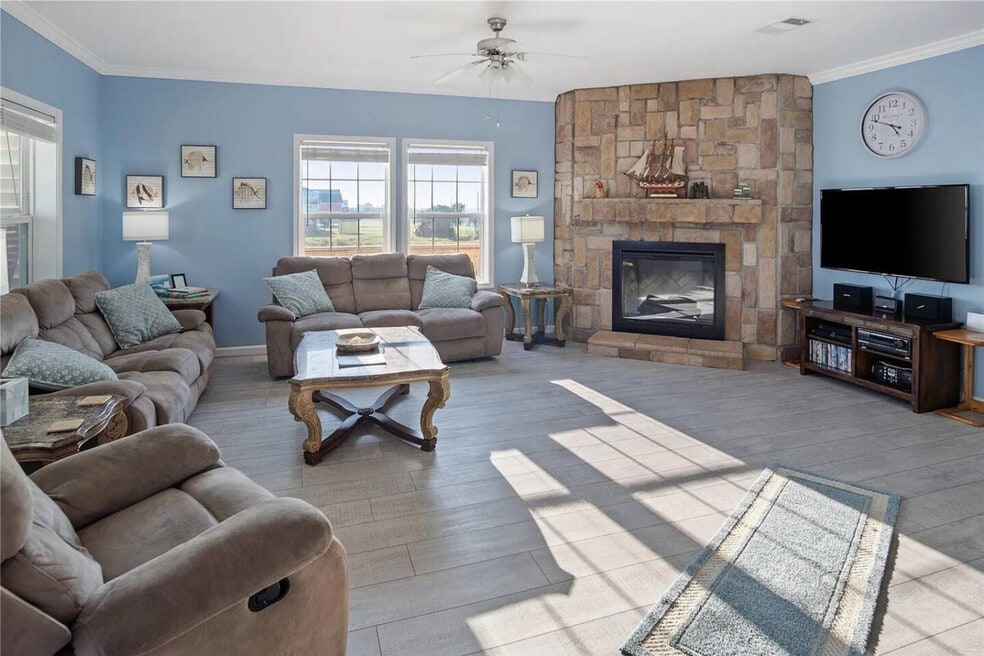 975 Dolly St unit ID1364178P, Bolivar Peninsula, TX 77617 - photo 1