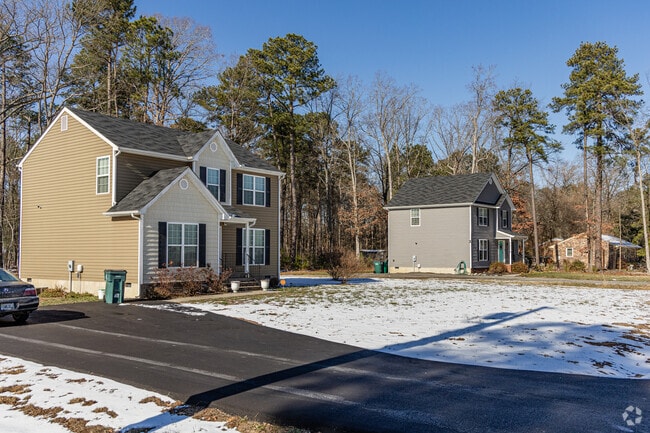 You can find a mixture of architecture in Highland Springs.