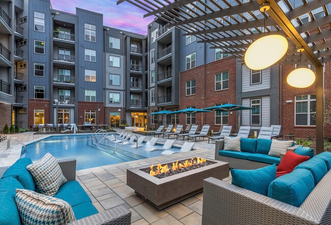 Arlo, Charlotte, NC 28208 - photo 3