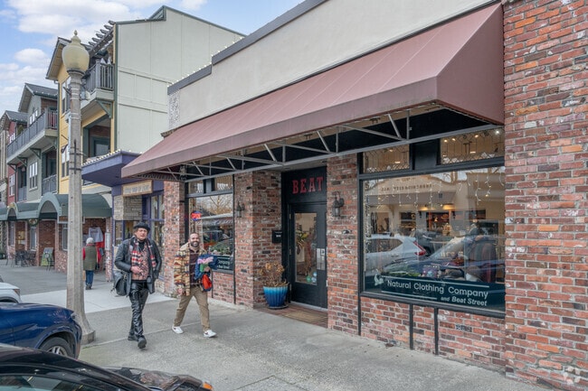 For stylish clothing, Snohomish residents head to Beat Street.