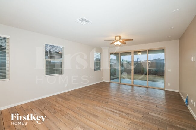 17823 W Bajada Rd, Surprise, AZ 85387 - photo 2