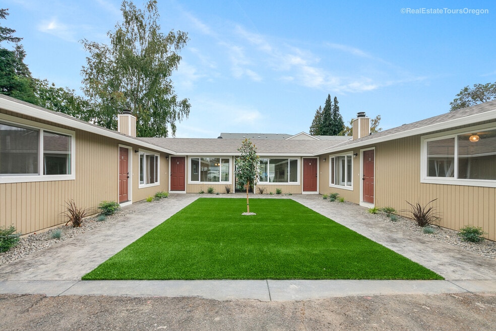 151 N 29th Ave unit C, Cornelius, OR 97113 - photo 1