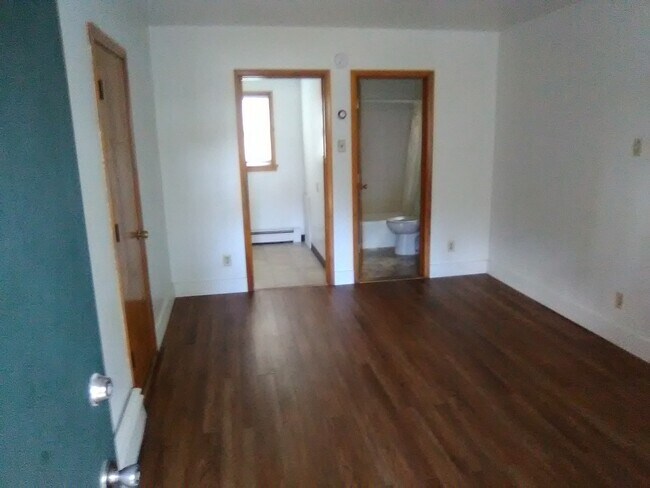 1315 1st St W unit Garden, Cedar Falls, IA 50613 - photo 4