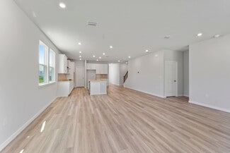 220 Park View Ln, Kingsland, GA 31548