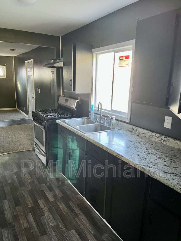 261 N Kenmore St, South Bend, IN 46619 - photo 7