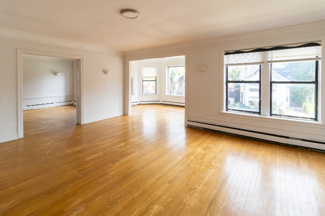 6830 S Jeffery Blvd unit 6830 S Jeffery Blvd, Chicago, IL 60649 - photo 2