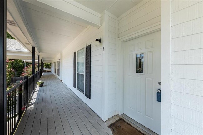 400 S Gaither St unit 8, Glen Rose, TX 76043 - photo 4