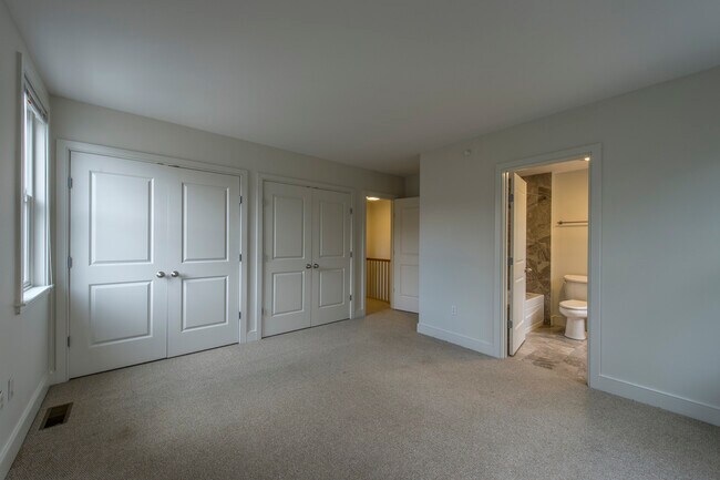 121 2nd St unit 335Bd, Cambridge, MA 02141 - photo 4