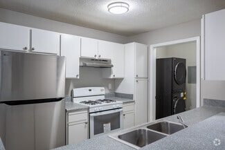 829 N Hill St, Griffin, GA 30223