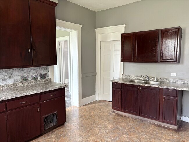 114 Josephine St unit Fl 1, Syracuse, NY 13208 - photo 2