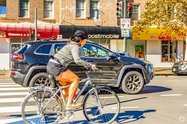 Nothing beats the thrill of racing against the urban Kalorama Triangle traffic.