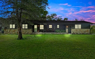 910 Thornapple River Dr SE, Ada, MI 49301