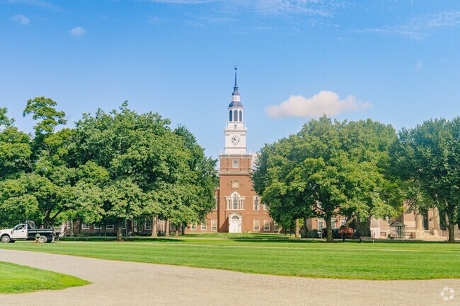 Residents of White River Junction live near Dartmouth College, and can enjoy access to many of the universities amenities.