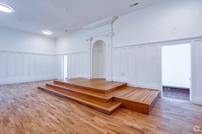 2BR, 1BA - 1,570SF - Living Room