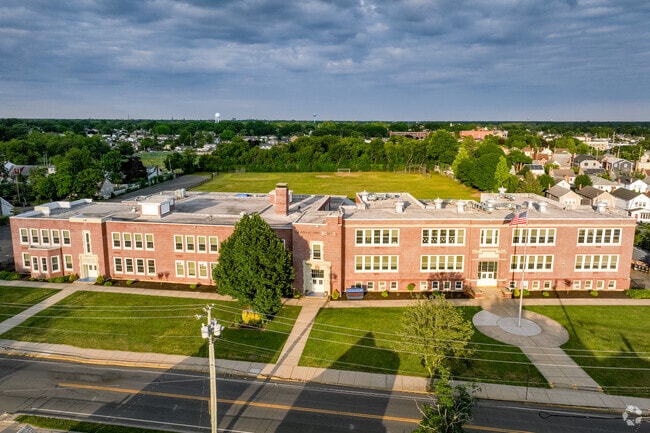 Discover new horizons at Covert Avenue Elementary School.