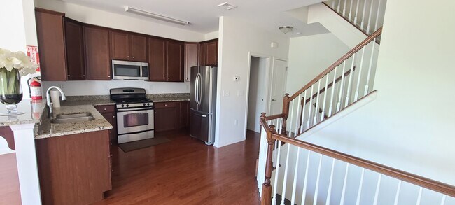 408 Waterview Ct, Hanover, NJ 07927 - photo 3