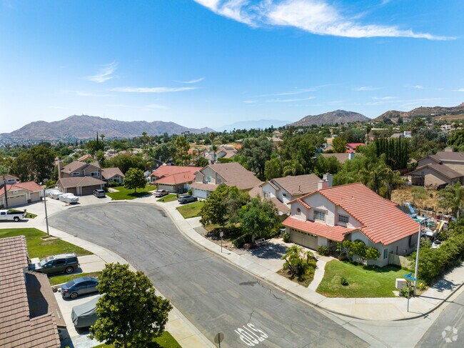 Your perfect suburban sanctuary is right here in Cloverdale.