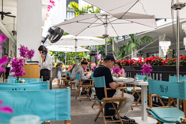 Grab a quick bite at Avenue 31 Cafe while shopping at Bal-Harbour Shops in North Miami.