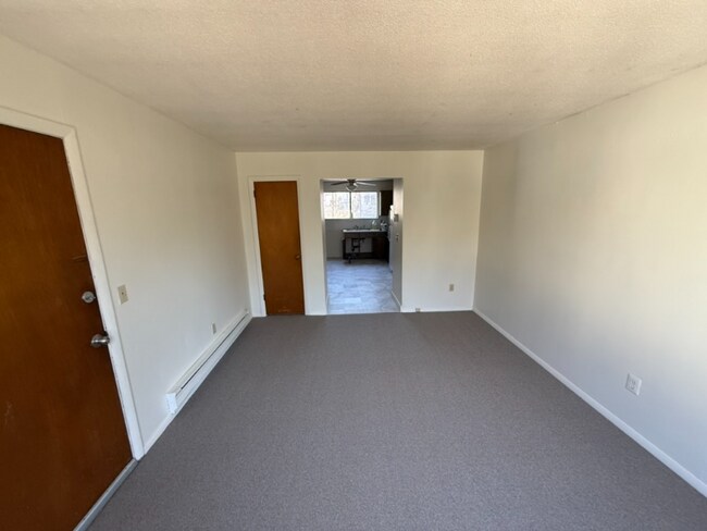 67 Dallas Terrace unit . 9, Waterbury, CT 06705 - photo 6