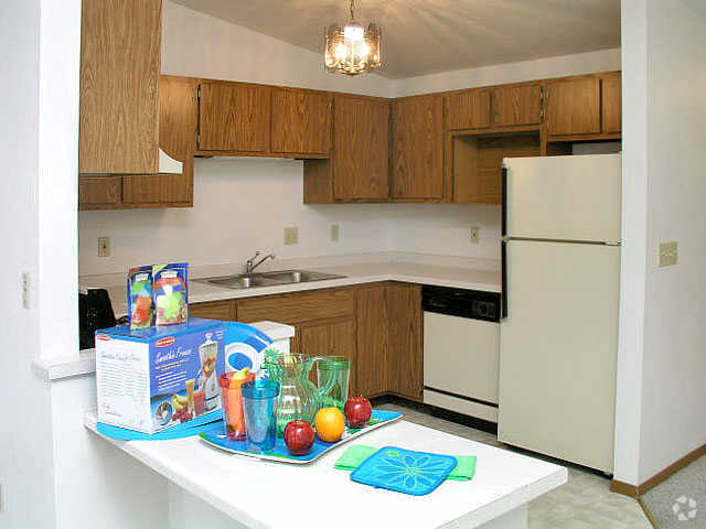 East Point Village, Green Bay, WI 54302 - photo 5