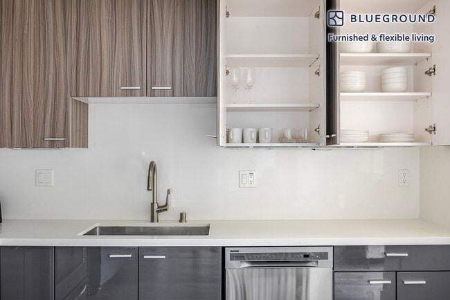 4227 Mclaughlin Ave unit FL2-ID1310, Los Angeles, CA 90066 - photo 7