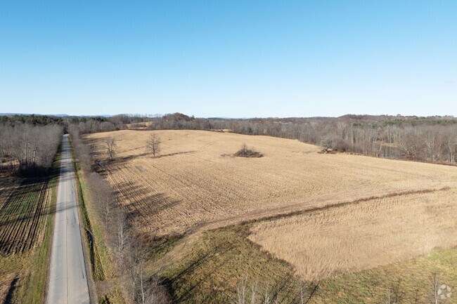 Saratoga's countryside connects the Hudson River with Saratoga Springs.
