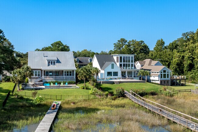 Modern coastal homes are popular in the Seagate neighborhood.