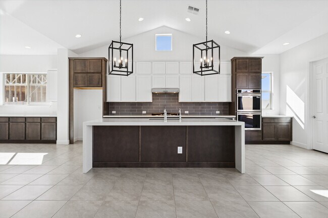 1110 W J Waltz Way, Apache Junction, AZ 85120 - photo 5