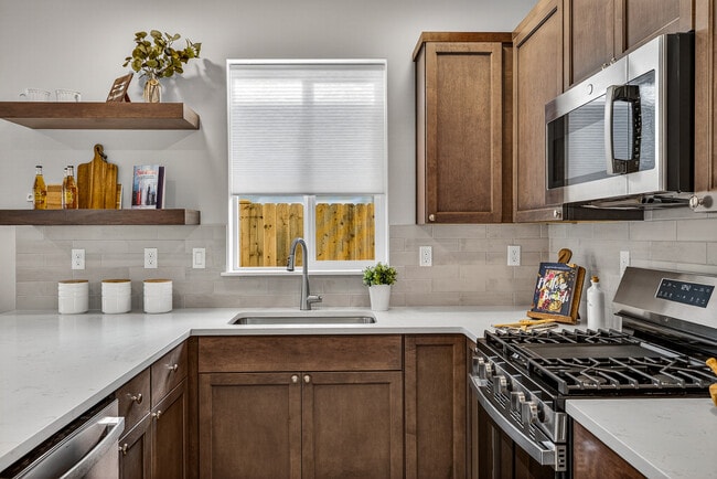 4811 W Oak Ave, Yakima, WA 98903 - photo 6