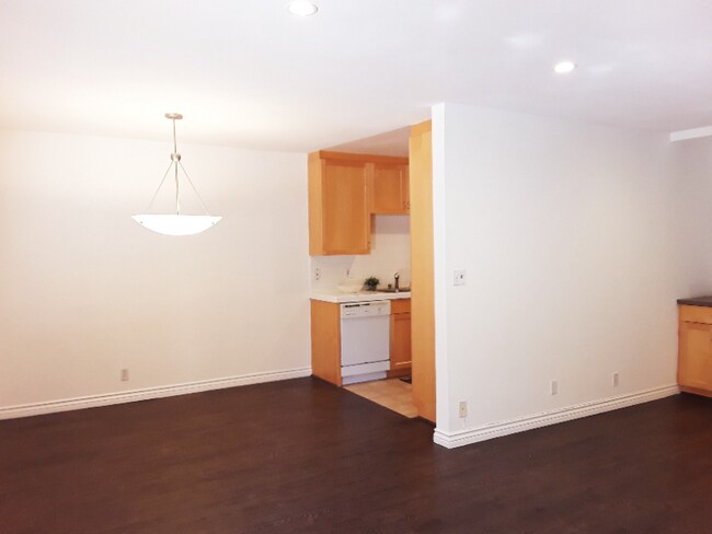 808-812 Westmount Dr unit 808-2, West Hollywood, CA 90069 - photo 3