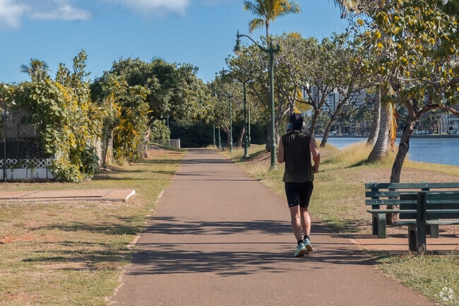 Take an afternoon jog on the path at Ala Wai Park.