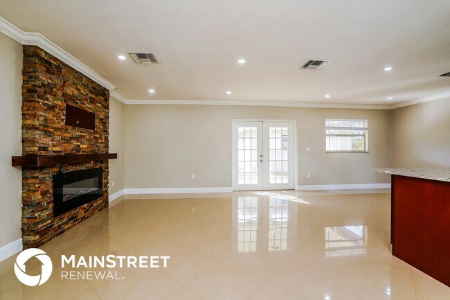 300 E 10th St, Lehigh Acres, FL 33972 - photo 4