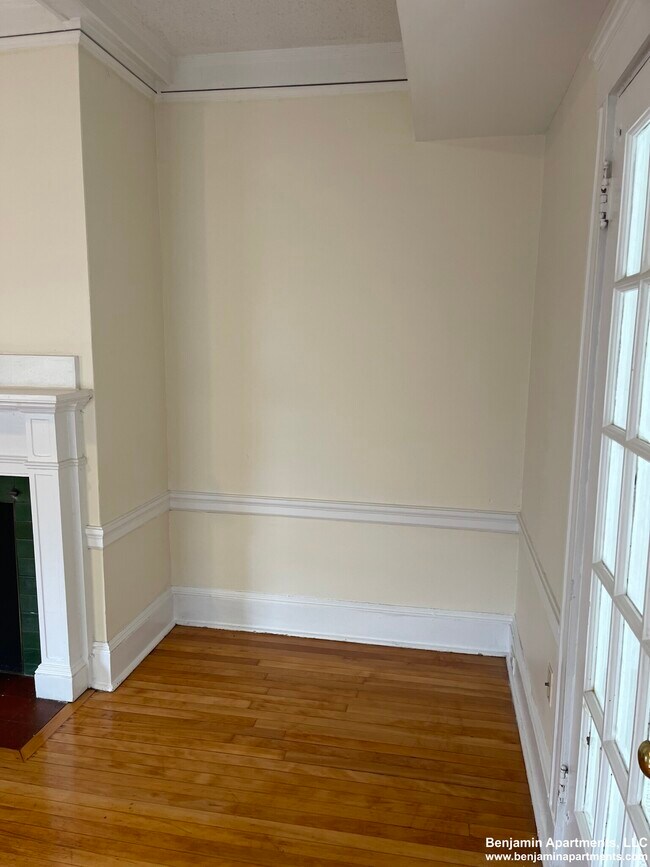 6 Hamilton Rd unit 1, Brookline, MA 02446 - photo 5