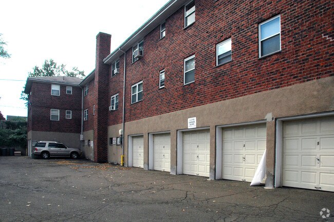 Oak Terrace, Hackensack, NJ 07601 - photo 5