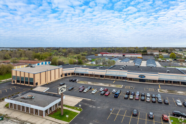 Destiny High School has a a student-teacher ratio of 17 to 1.