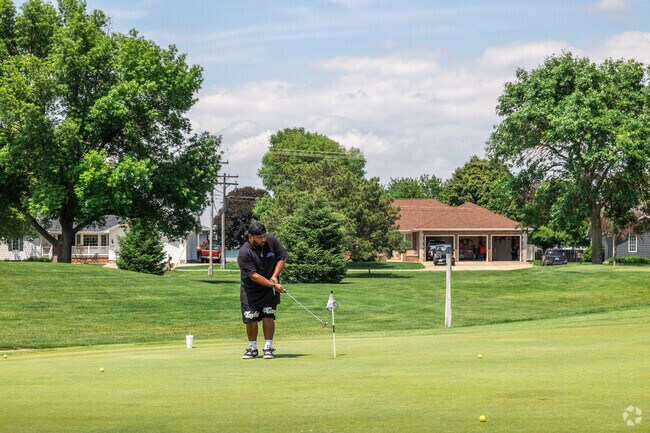 Practice your short game at Quail Run Golf Course in Columbus.