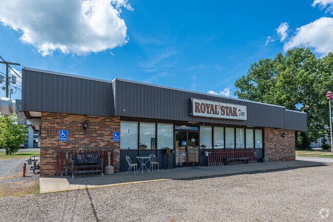 The Royal Star Diner is a popular spot for locals to grab breakfast and lunch.