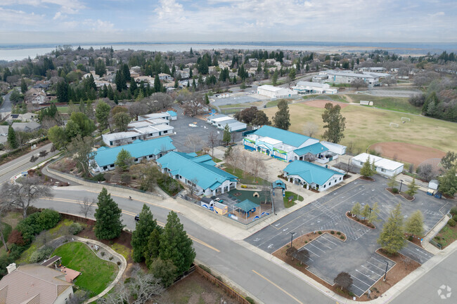 Lake Forest Elementary is a public school located in El Dorado Hills, California.