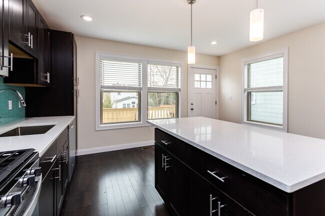 477 Fulton St unit F, Medford, MA 02155 - photo 5